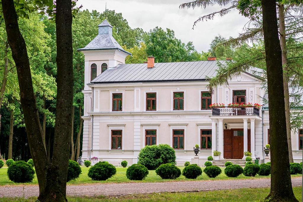 Фермерские дома Pałac Nogalin Miastków Kościelny-19